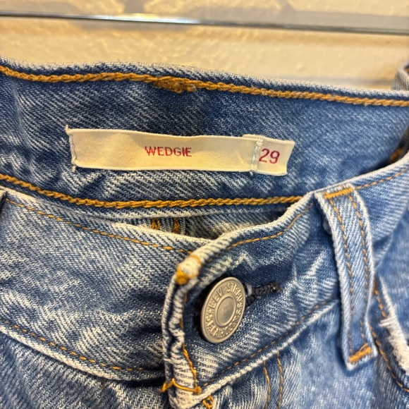 Levi's Wedgie Jeans - Picture 4 of 5